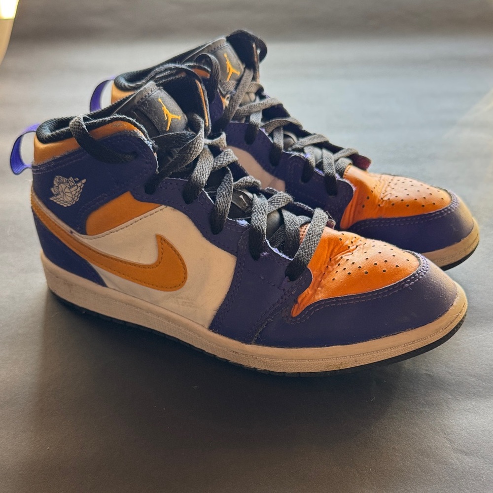 Jordan 1 Mid
